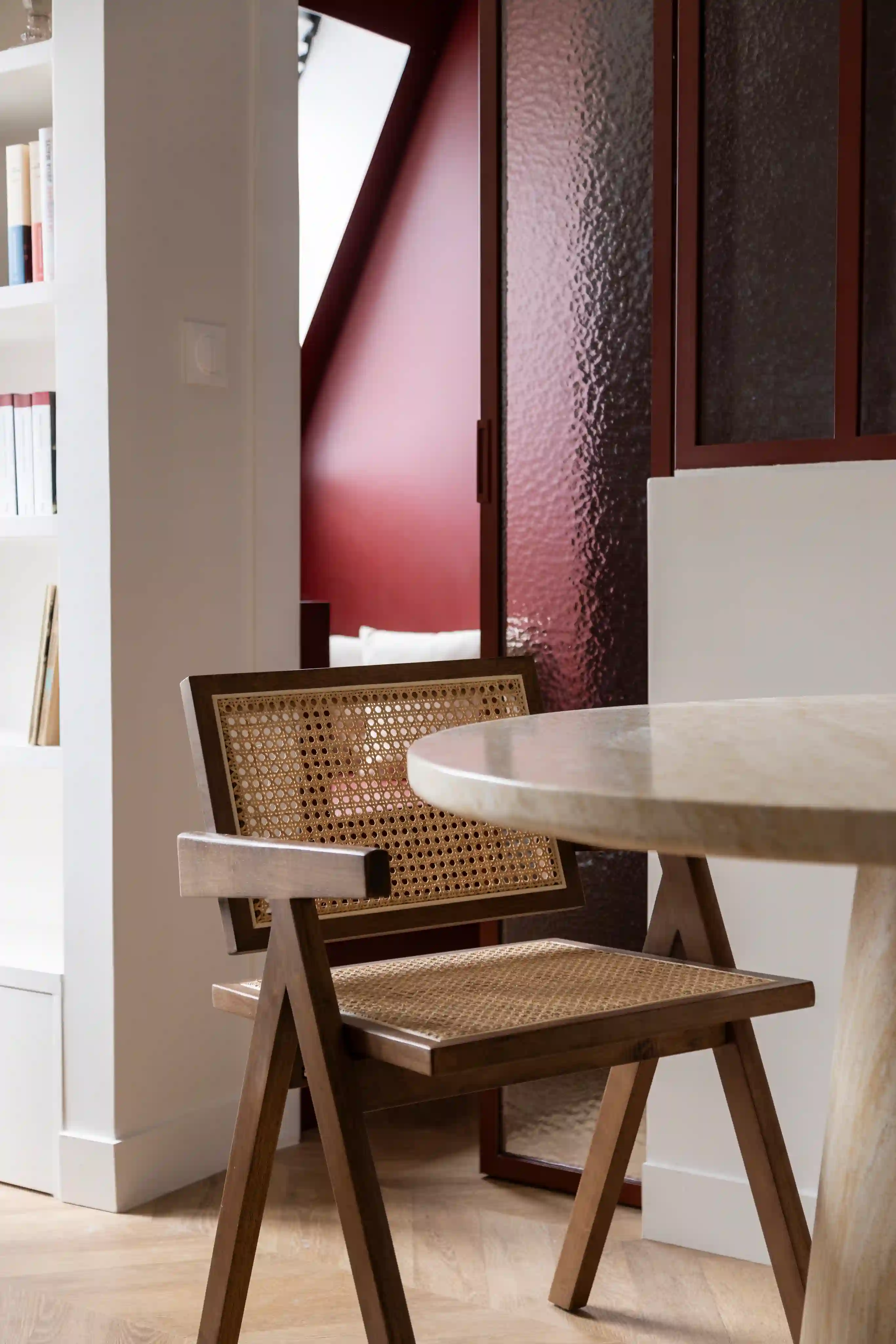 Transformation complète d'une ancienne chambre de bonnes de 30m2 - image 2