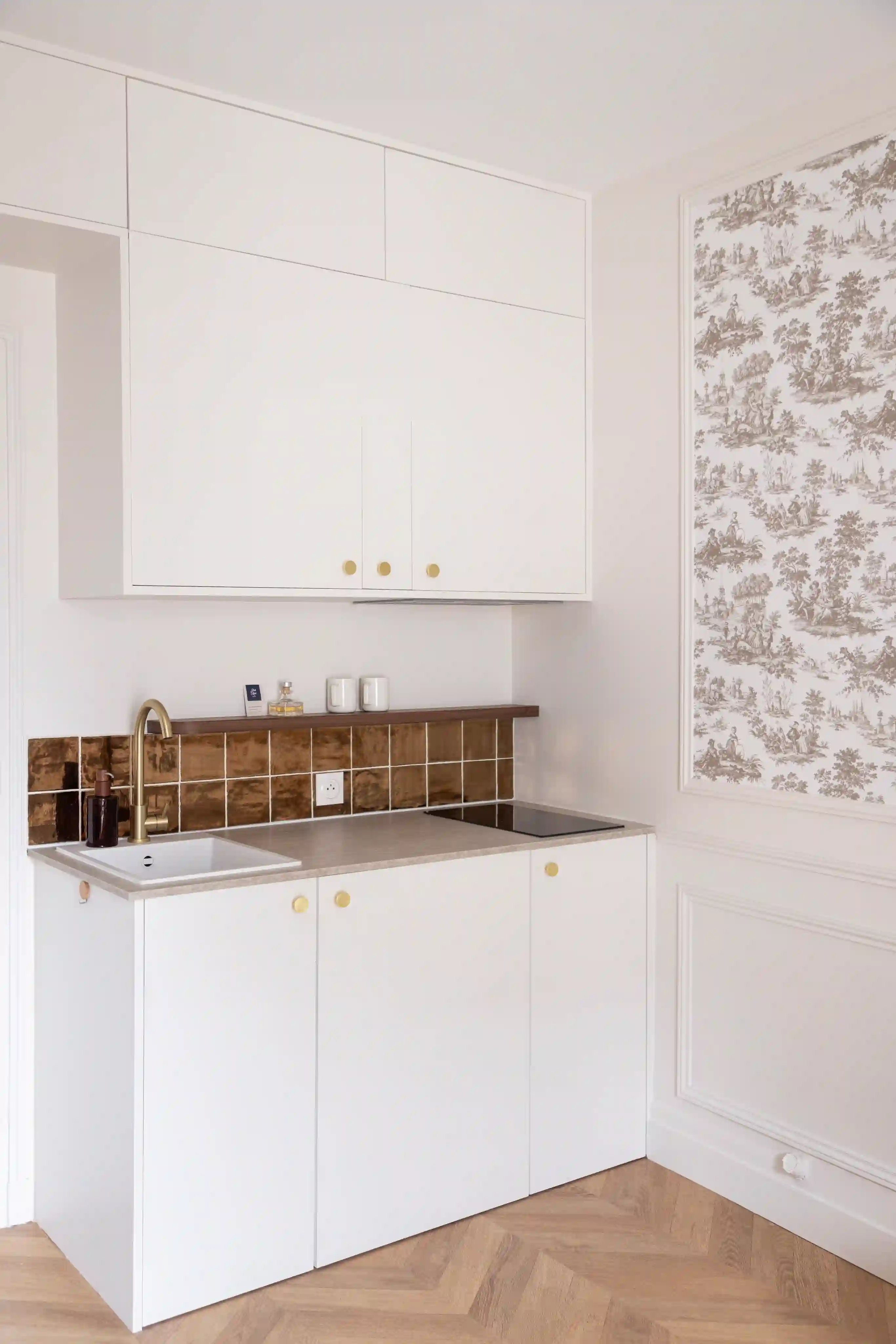 Transformation complète d'une ancienne chambre de bonnes de 30m2 - image 11