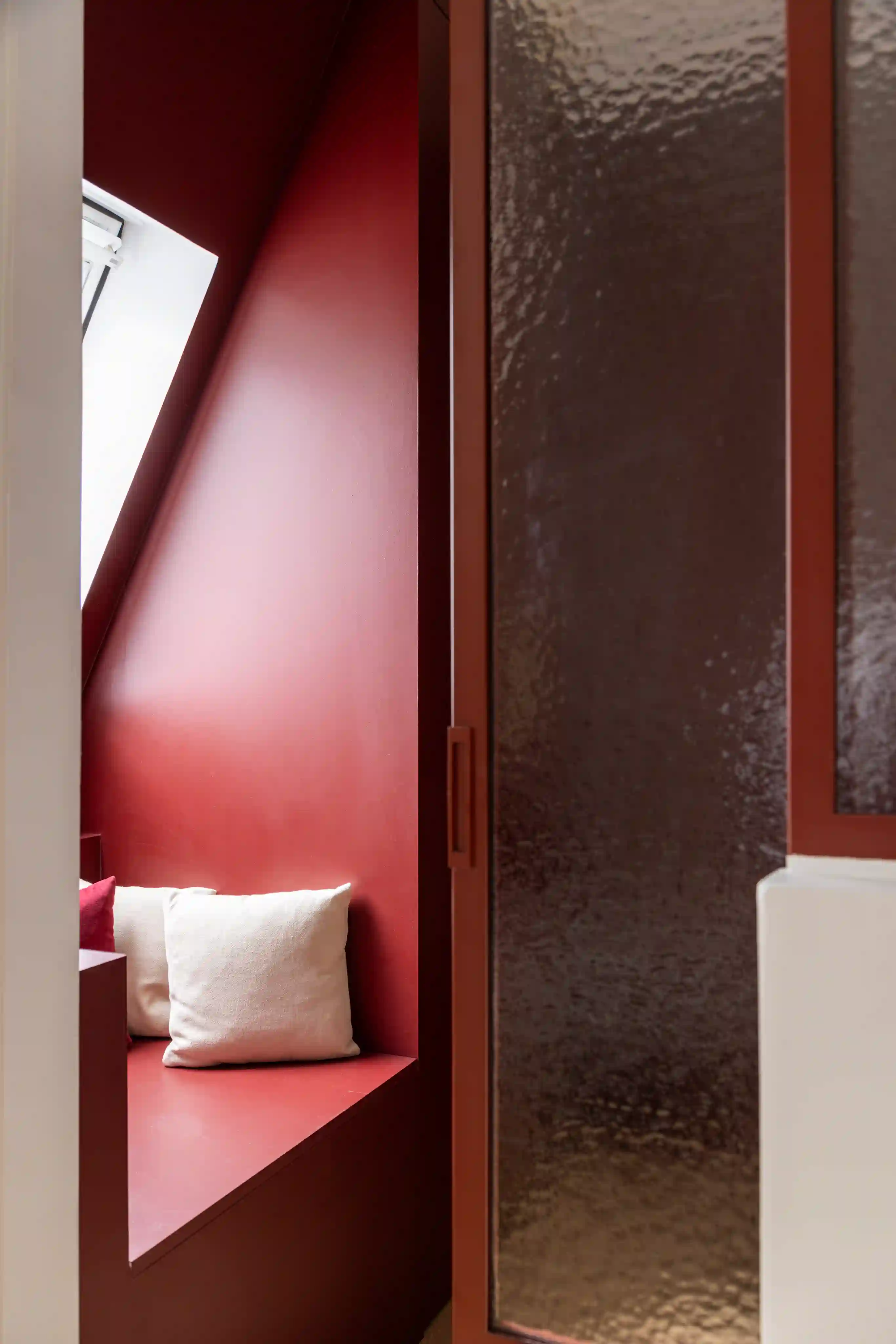 Transformation complète d'une ancienne chambre de bonnes de 30m2 - image 8