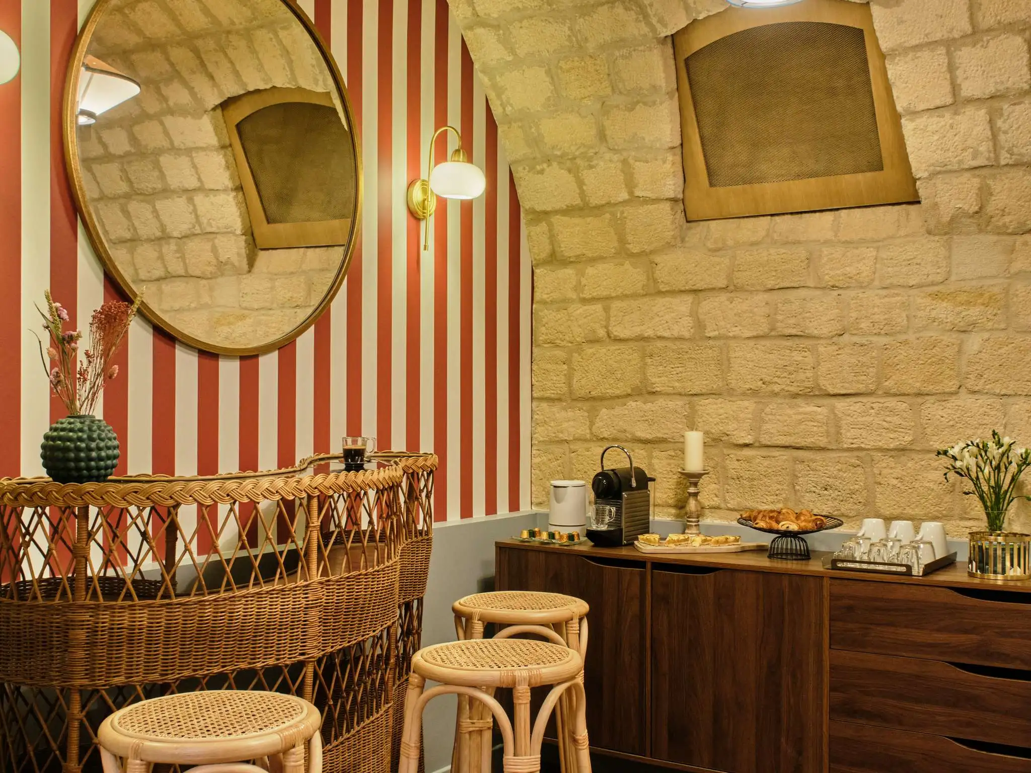 Hotel Mercure Notre Dame St Germain - image 3